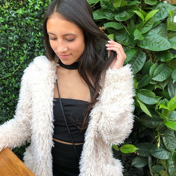 Meet your Posher, Baylee - Picture 4 of 8